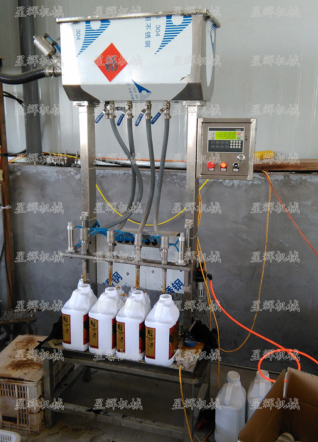 液体灌装机